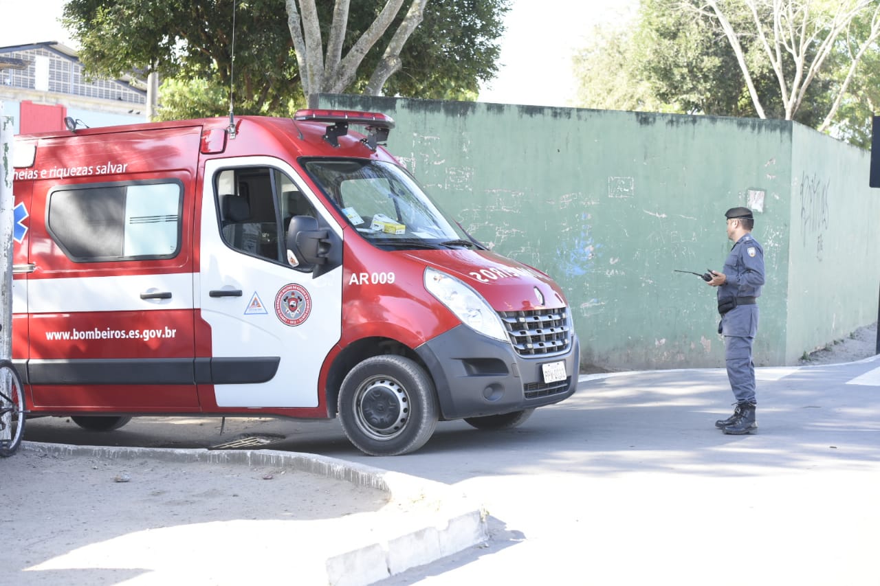 A Gazeta Fotos mostram momentos de tensão em escola de Vila Velha