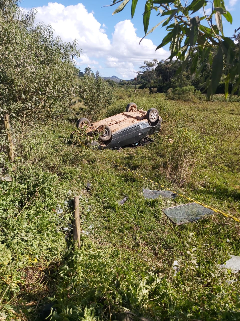 Jovem Morre Ap S Carro Capotar Em Gua U Na Regi O Do Capara A Gazeta