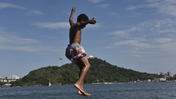 A Gazeta Fotojornalismo Dia De Calor E Divers O Em Vit Ria