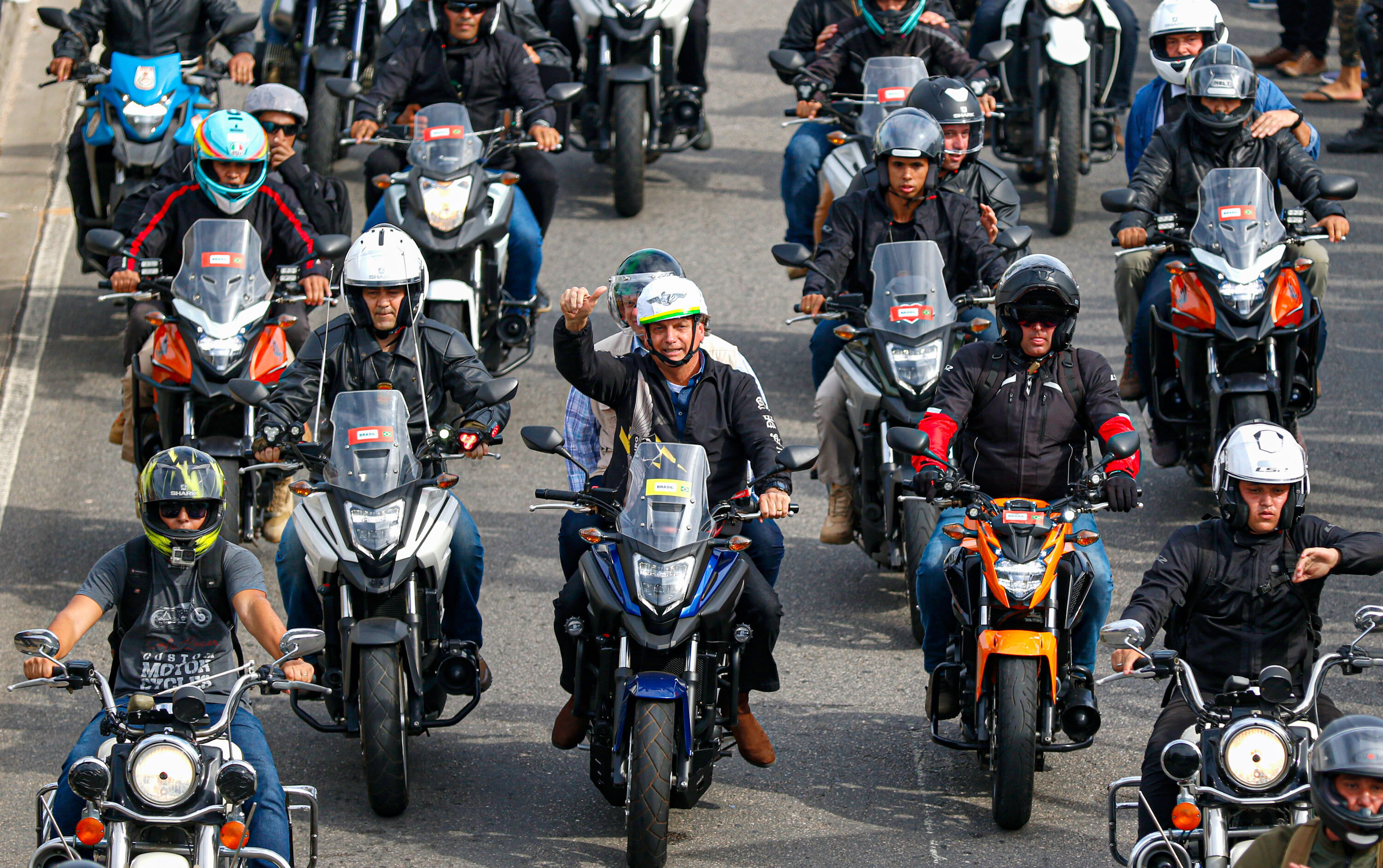 A Gazeta Bolsonaro Passeia De Moto E Gera Aglomera O No Rio De Janeiro