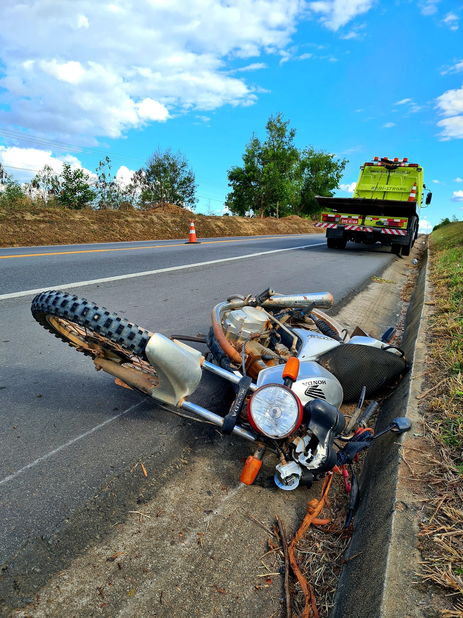 A Gazeta Motociclista Morre Em Acidente Caminh O Na Br Em