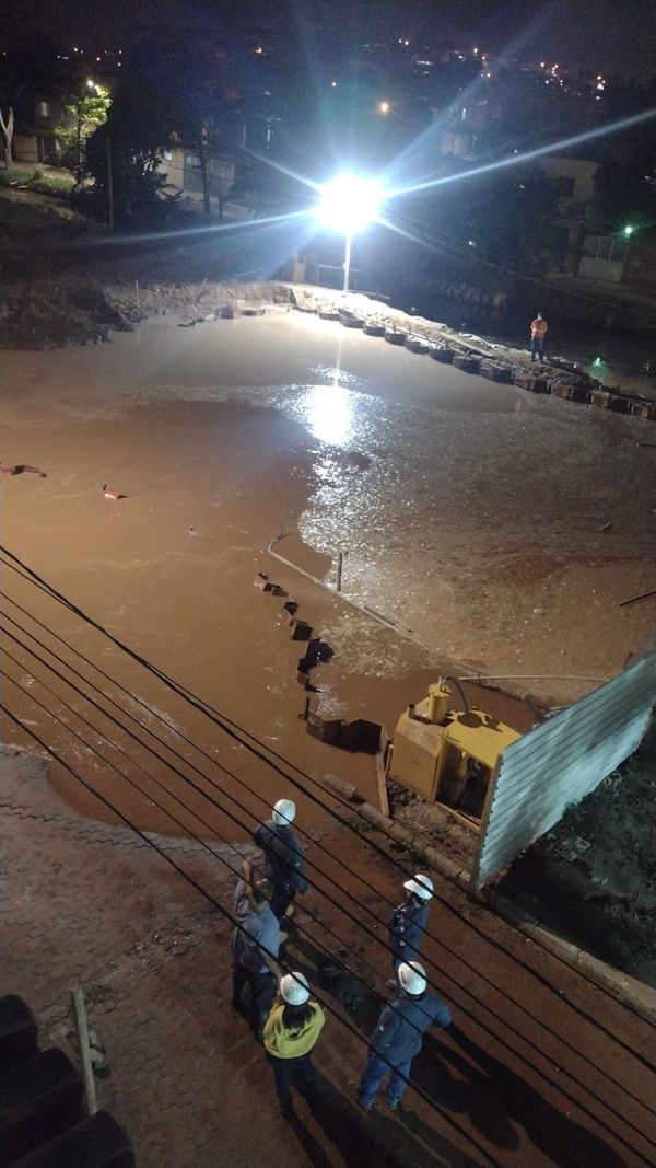 A Gazeta Vídeo cratera se abre em Cobilândia e moradores deixam suas