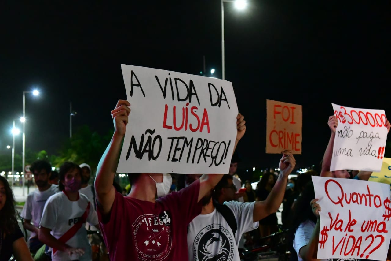 A Gazeta Protesto pede por justiça pela morte de modelo atropelada em