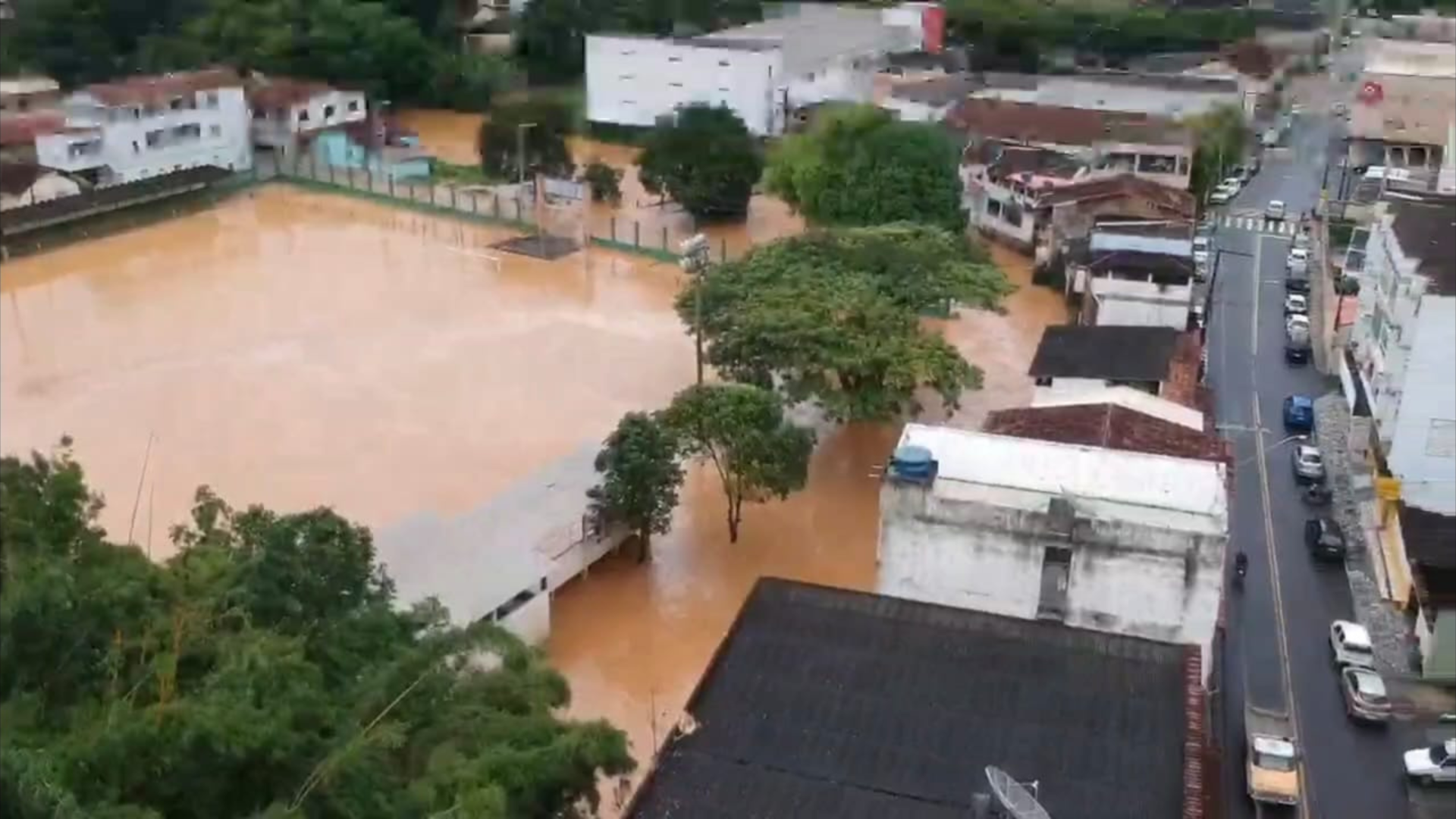 A Gazeta Chuvas Incessantes Causam Alagamentos Em Ruas E Casas No