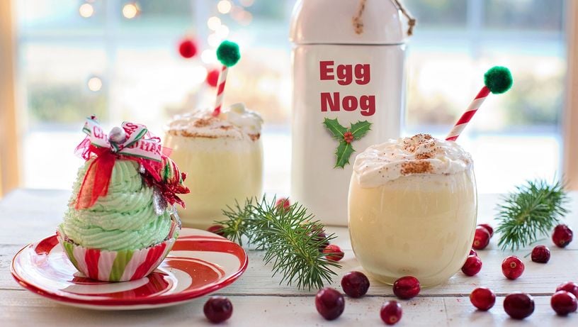 Eggnog é uma bebida alcoólica semelhante à gemada
