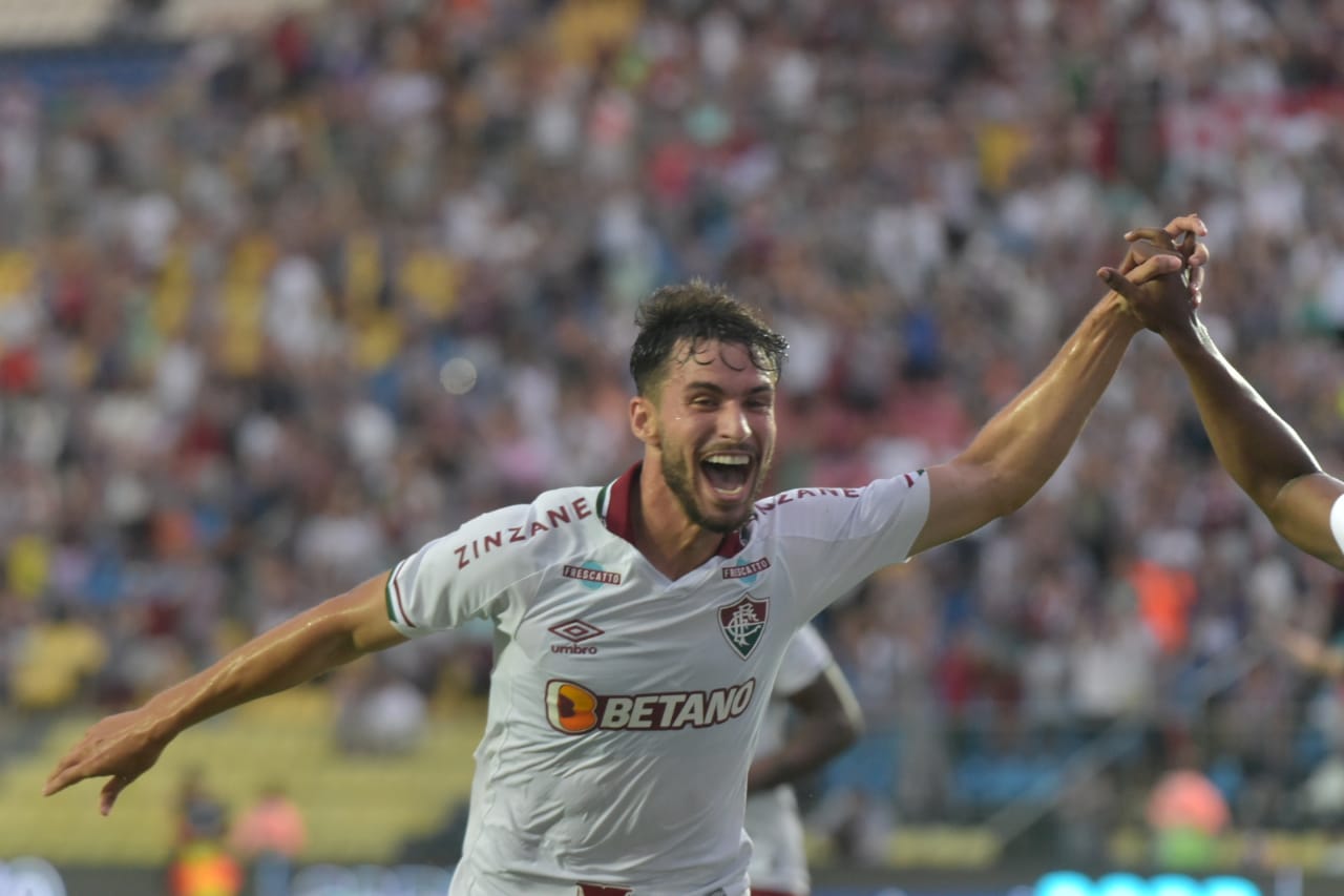 A Gazeta Fluminense Vence O Madureira Gol De Jhon Arias No Kleber