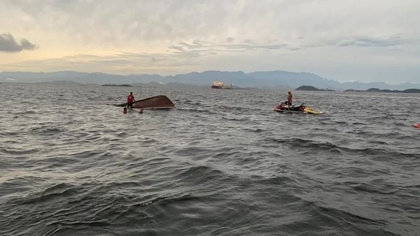 A Gazeta Traineira naufraga na Baía de Guanabara e deixa cinco mortos