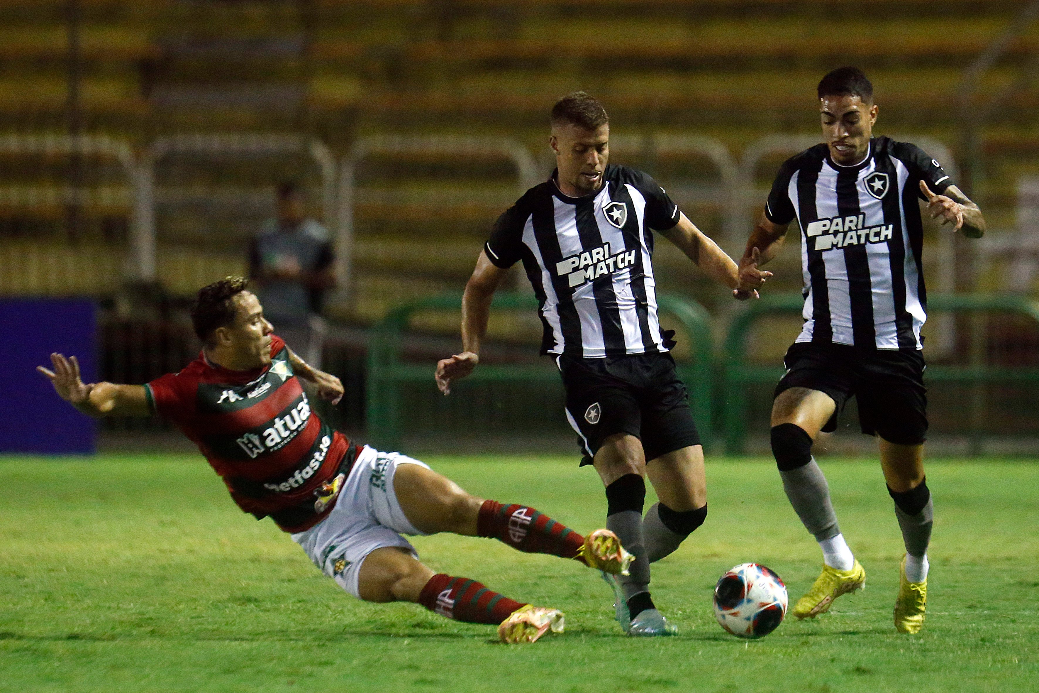 A Gazeta Botafogo perde para a Portuguesa e é eliminado do Campeonato