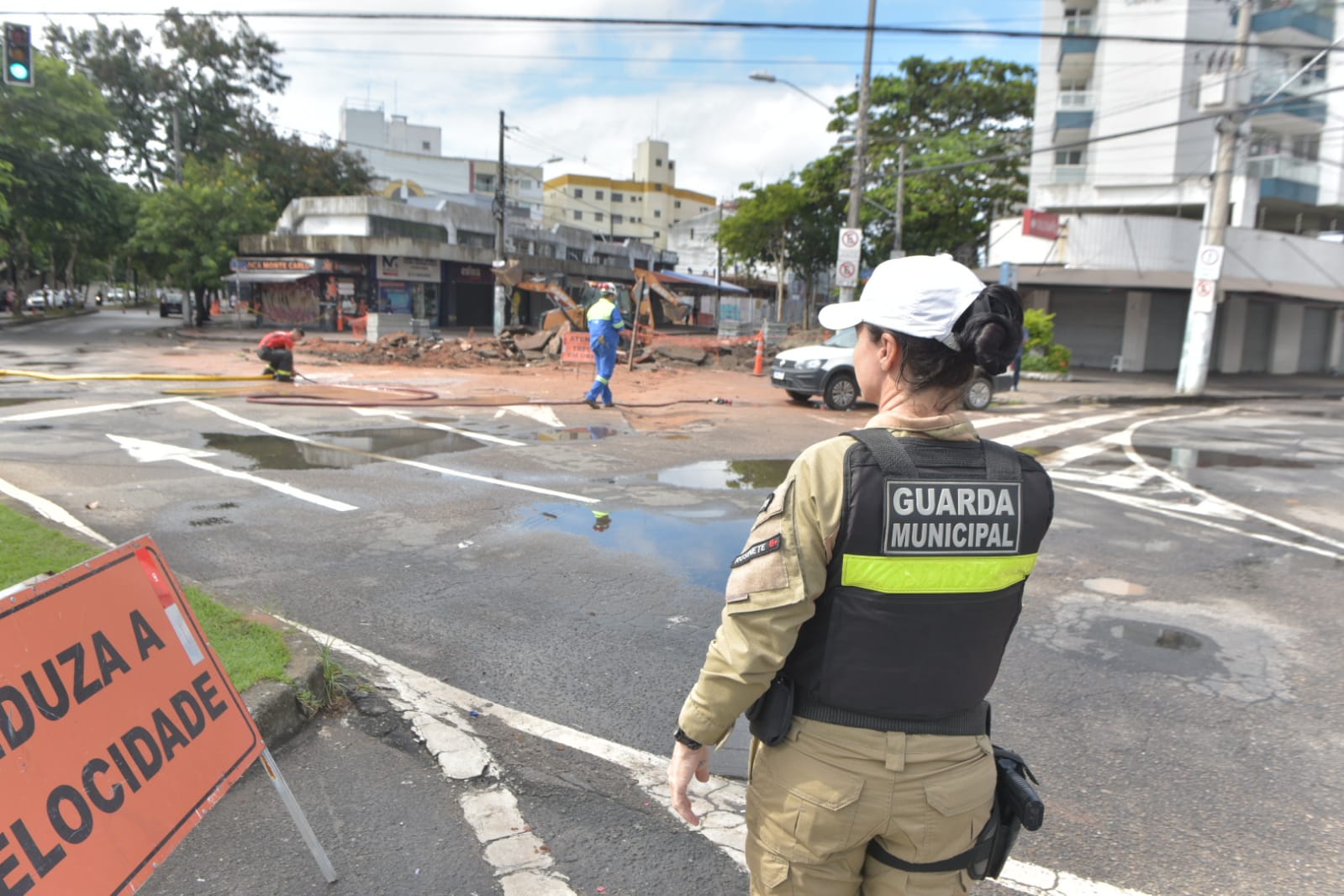 A Gazeta Tubula O Atingida Em Obra Na Rua Da Lama Causa Vazamento De