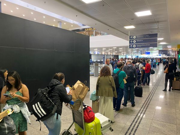 A Gazeta Nevoeiro No RJ Afeta Voos Do ES E Gera Filas No Aeroporto De