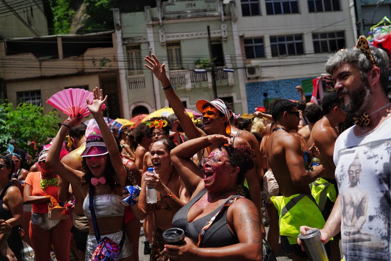 HZ Fotos Amigos da Onça agita terça feira de carnaval no Centro de