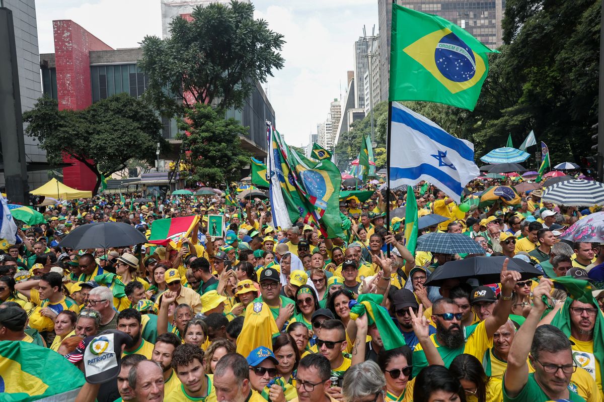 A Gazeta Apoiadores De Bolsonaro Ocupam Avenida Em Ato Convocado Pelo