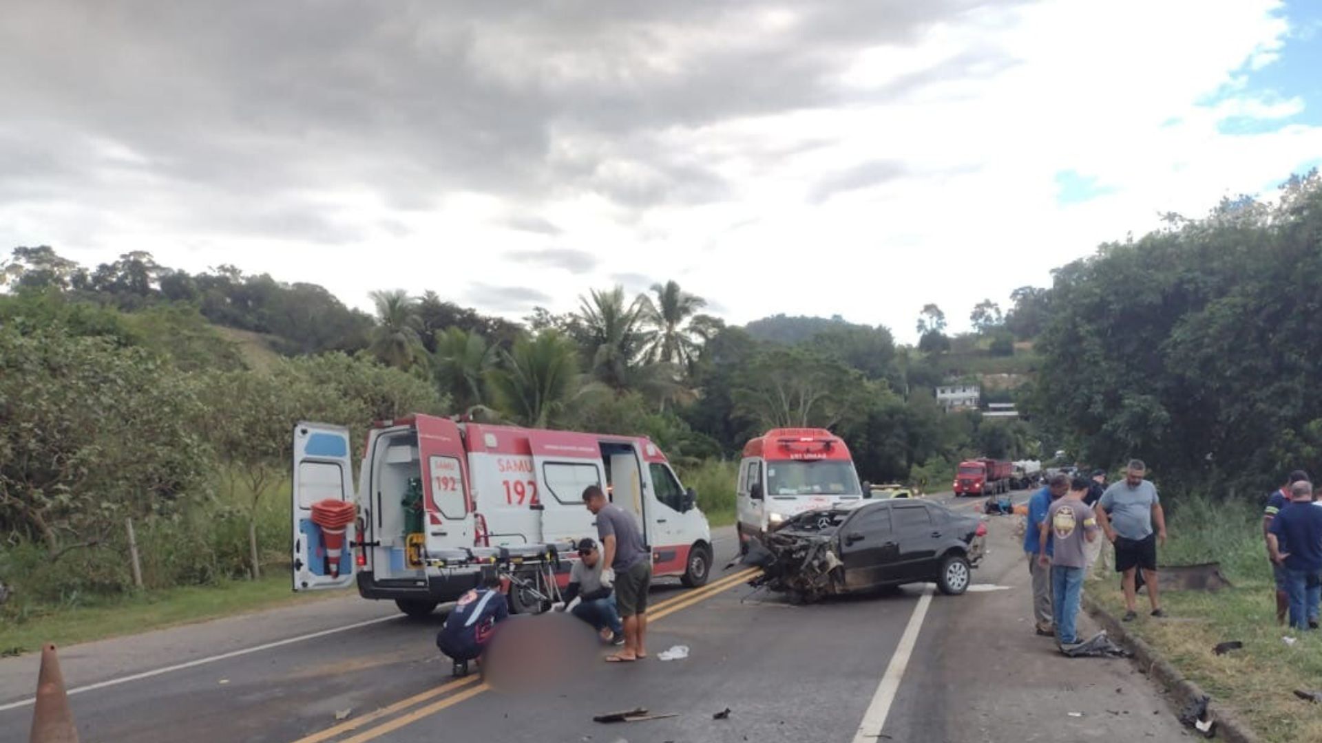 A Gazeta Acidente Entre Carro E Carreta Mata 2 Pessoas Na BR 101 Em