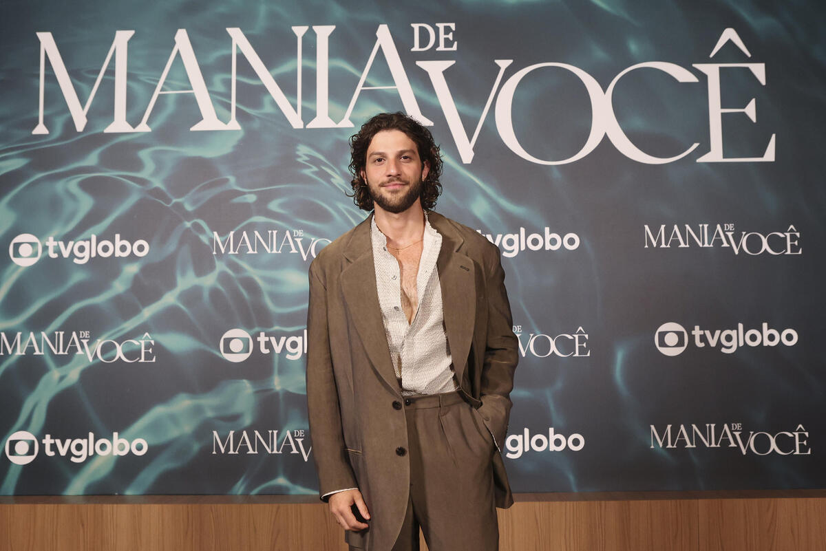 HZ Chay Suede Revela Ser Viciado Em Perfume Veja Curiosidades Do