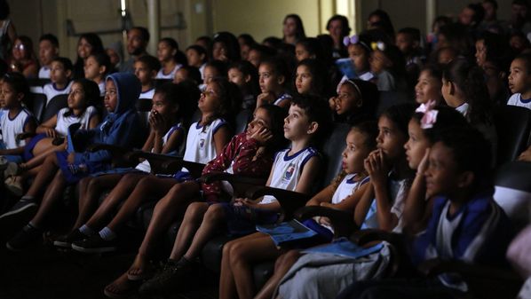 Devido à pandemia, a diretora do FVC e co-produtora FestCine Pedra Azul, Lucia Caus, estuda soluções para a realização dos festivais