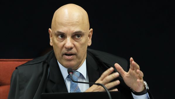 Sara Winter xingou Alexandre de Moraes com palavrões, disse querer trocar socos com ele e prometeu infernizá-lo