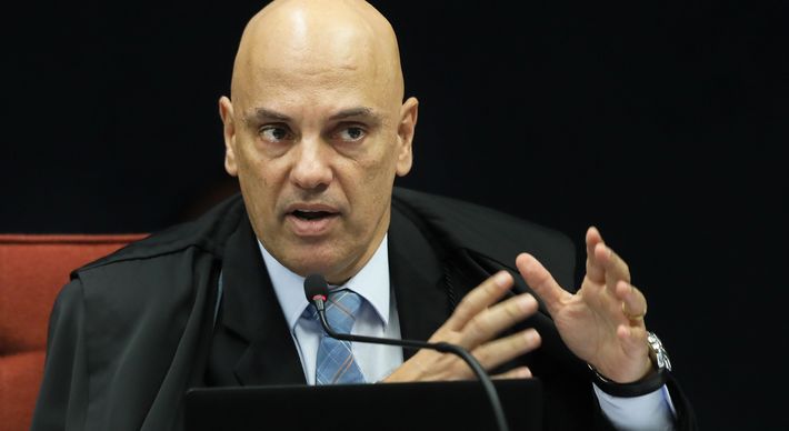 O ministro Alexandre de Moraes, do STF, acolheu um pedido da Procuradoria-Geral da República e decretou a prisão preventiva do blogueiro bolsonarista Oswaldo Eustáquio