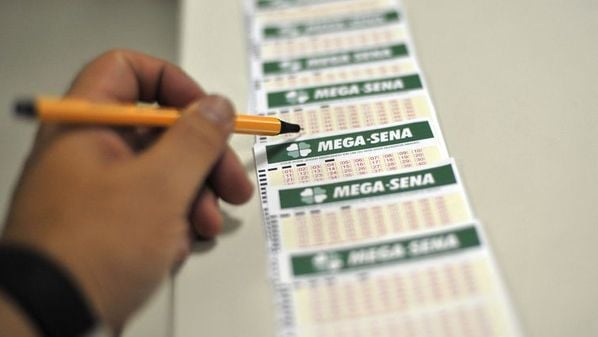O prêmio principal, que foi sorteado na noite de quinta (12), acumulou e está estimado em R$ 100 milhões para o próximo sorteio