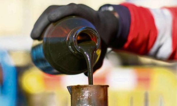 Arábia Saudita procura importar petróleo para manter exportações