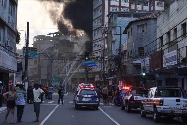 20/09/2019 - Incêndio na Vila Rubim, Vitória. por Carlos Alberto Silva