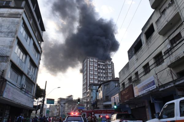 20/09/2019 - Incêndio na Vila Rubim, Vitória. por Carlos Alberto Silva