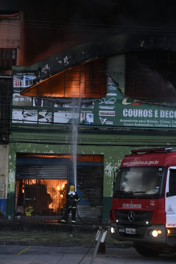 20/09/2019 - Incêndio na Vila Rubim, Vitória por Carlos Alberto Silva