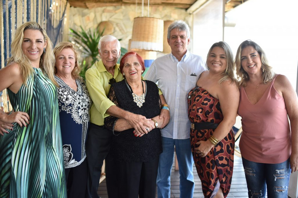 Família. Stella Miranda, Marilydia, o casal Aryzio e Marilita Varejão, Tatiana e Marilena Varejão: celebrando 64 anos de casamento. Crédito: Mônica Zorzanelli
