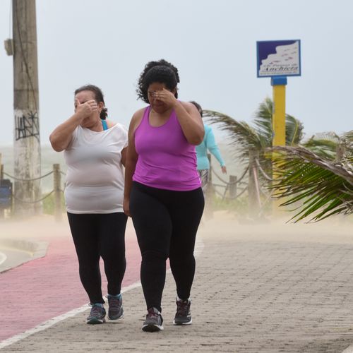 As condições climáticas sobre o Estado favorecem a formação de um ciclone, que pode gerar ventos de até 65 km/h para mais de 30 cidades do Estado até a manhã desta segunda-feira (26)