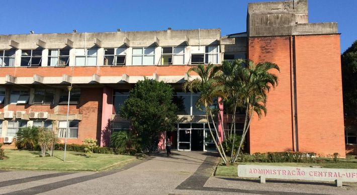 A condenação partiu do Tribunal Regional Federal da 2a Região, no Rio de Janeiro; ele já havia sido condenado, em primeira instância, por improbidade