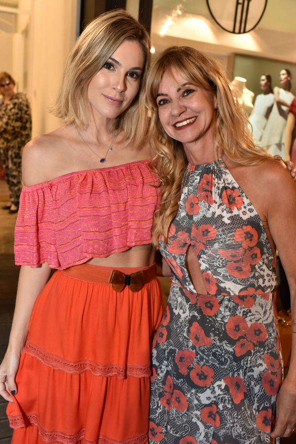 Moda. Renata Vervloet e Raquel Lima: em coquetel de coleção de verão 2020. Crédito: Mônica Zorzanelli