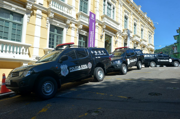 Carros da Polícia Civil do ES. . Crédito: PC/ES