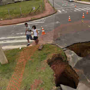 Imagem - Secretário pede perdão por buraco aberto pela terceira vez na Serra