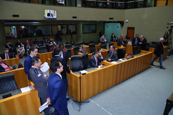 Sessão da tarde na Assembleia, que acabou sendo interrompida. . Crédito: Tatiana Beling