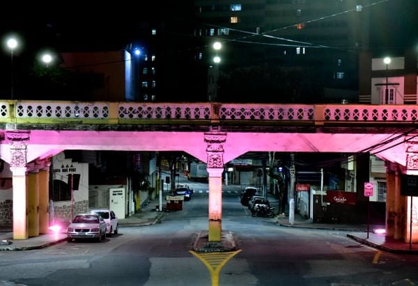 Outubro Rosa no Viaduto Caramuru 