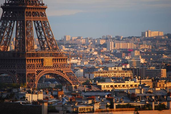 Quatro agentes morrem esfaqueados em ataque no comando da polícia em Paris