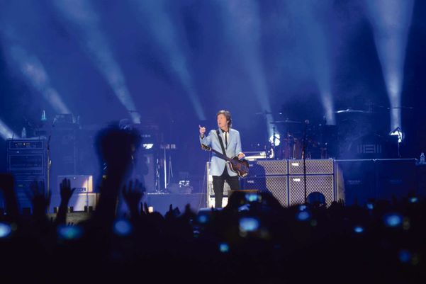 Show de Paul McCartney no estádio Kleber Andrade, bancado com o dinheiro da Telexfree