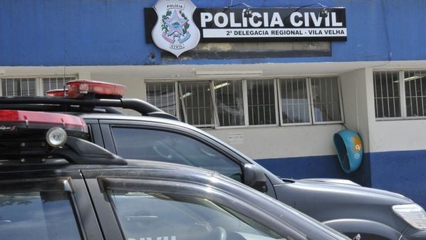 Adolescente de 13 anos afirma que mãe e suspeito a fizeram tomar chás abortivos; homem confessou o crime, e mãe afirmou que sabia dos abusos