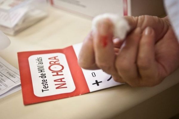 Os exames que podem detectar a contaminação pelo HIV podem ser feitos em todos os municípios do Estado