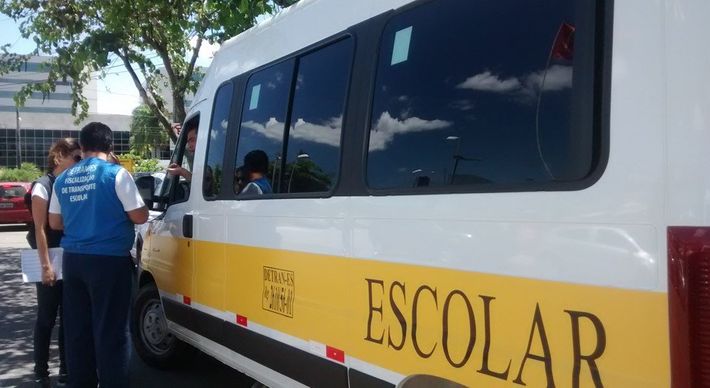 Entenda como irá funcionar o transporte escolar, após quase sete meses sem aulas presenciais no Espírito Santo. Uma das regras é que os veículos são obrigados a circular com metade da capacidade máxima