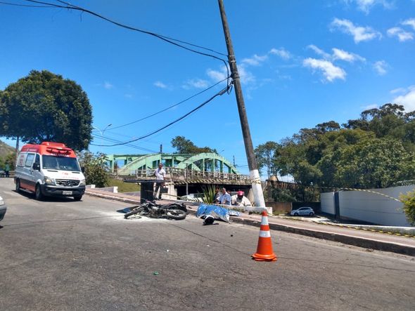 Bonina cai de carreta, atinge e mata motocilista em Vila Velha por Elis Carvalho