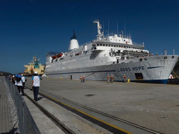 Navio Logos Hope atraca em Vitória por Vitor Jubini