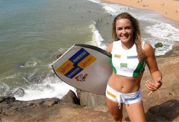 Neymara Carvalho é pentacampeão mundial de bodyboard. Crédito: Fábio Vicentini