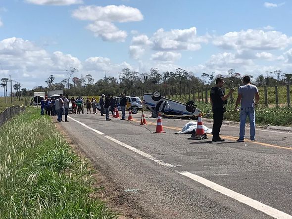 Capotamento na ES 248, em Linhares, mata duas pessoas e deixa outras três feridas por Luiz Veiga | TV Gazeta Norte