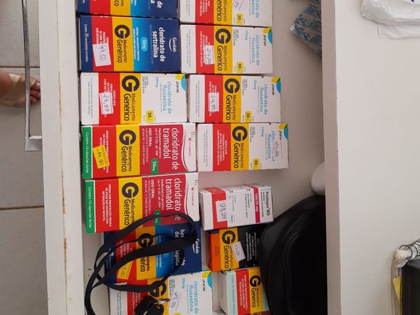 Irmãos foram presos por desvio de medicamentos do setor público e farmácia clandestina por Divulgação Polícia Civil