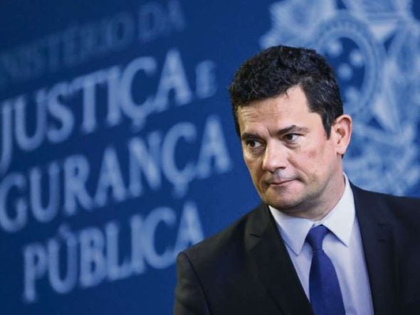 Famoso pela atuação na Operação Lava Jato, o ex-juiz Sergio Moro aceitou virar Ministro da Justiça. Moro chegou ao Governo depois de ganhar notoriedade nacional e internacional por comandar os julgamentos da Operação Lava Jato por Marcelo Camargo /Agência Brasil