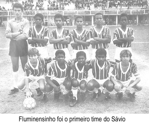 Sávio, com a bola na mão, também atuou pelo Fluminensinho na Copa A Gazetinha por Acervo Pessoal/Janc