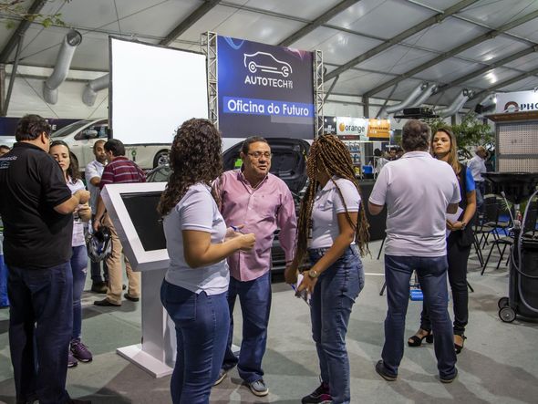 Feira automotiva Autotech em Vitória por Jefferson Rocio