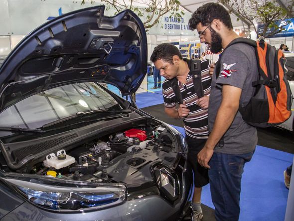 Feira automotiva Autotech em Vitória por Jefferson Rocio