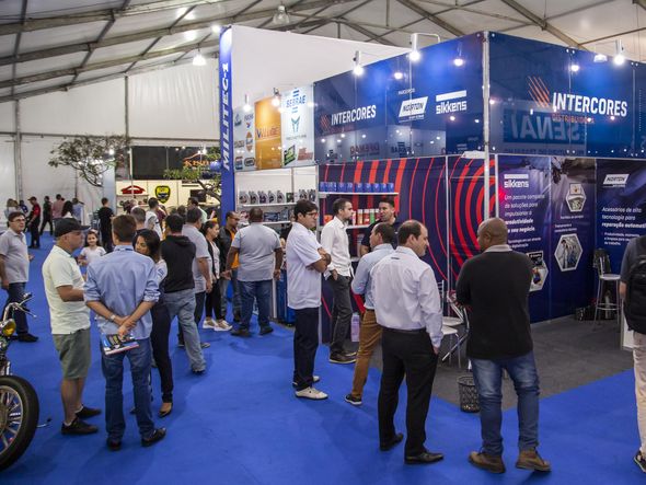 Feira automotiva Autotech em Vitória por Jefferson Rocio