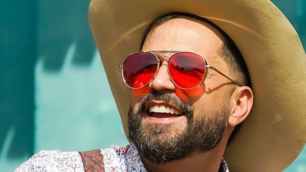 'Nossa intenção é divertir as pessoas e mostrar que a música pode tornar as coisas mais leves. E o dinheiro arrecadado com a monetização do clipe vamos doar para alguma causa emergencial da Covid-19', disse o artista